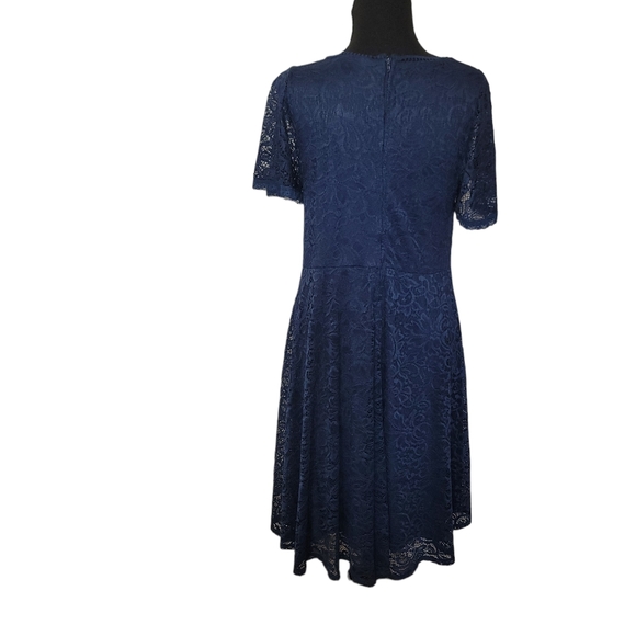 ⭐️Torrid Navy Blue Lace VNeck Knit Short Sleeve Dress Sz 10 - Picture 2 of 6
